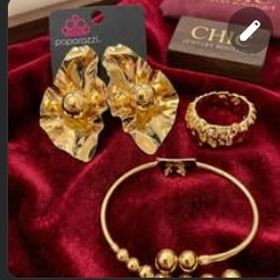Chic Jewelry piece