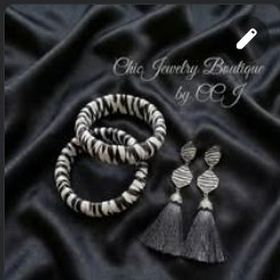 Chic Jewelry piece